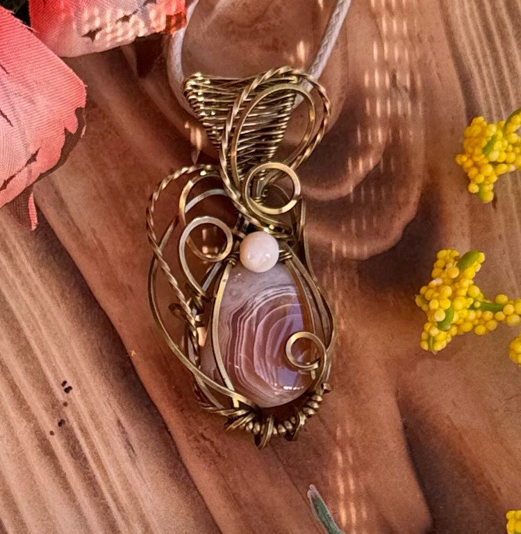 Peach Agate in Brass