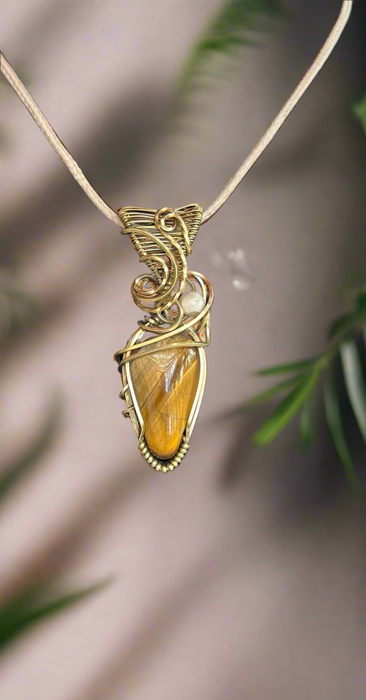 Tigers Eye & Shell in Brass