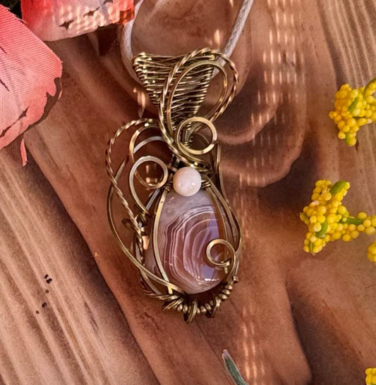 Peach Agate in Brass